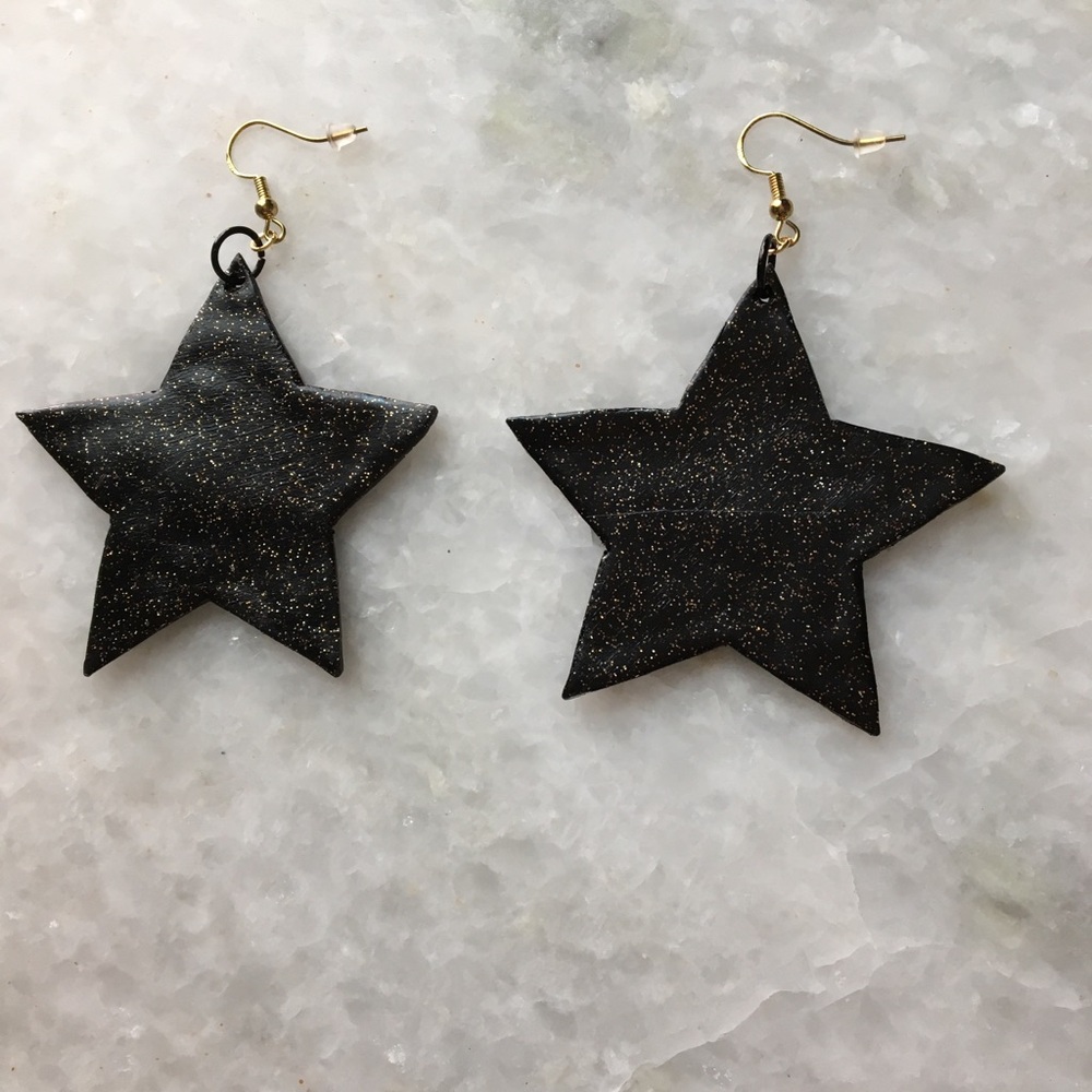 Large Black Stars with gold glitter accents handcrafted statement earrings ✨⭐️🖤 - Picture 6 of 13
